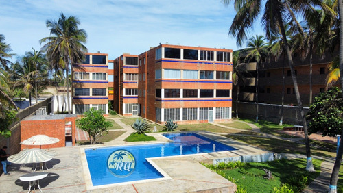 Apartamento En Venta De 3 Habitaciones En Res. La Corina