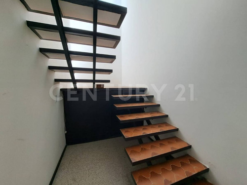 Casa En Venta En Privada 39 Oriente, El Mirador, Puebla, Puebla.
