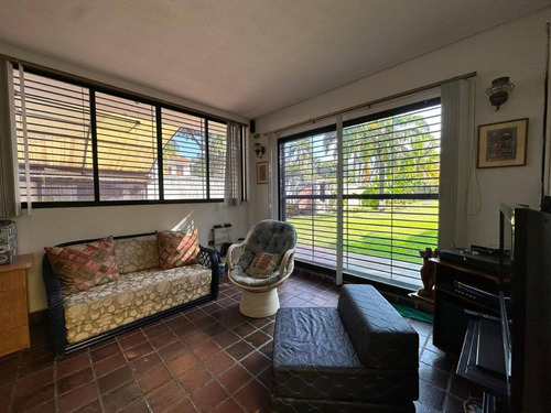 Annic Coronado Vende Exclusiva Casa En Trigal Sur, Ubicada En Calle Cerrada Ref. 267115