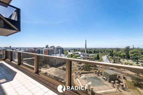 Venta Gran Departamento En Torres De Plaza España! La Mejor Ubicacion Y Espectacular Vista!