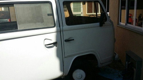 Imagem 2 de 6 de Volkswagen Kombi 2005 1.6 Lotação 3p Gasolina