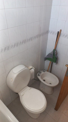 Departamento De 2 Ambientes En Pleno Centro Comercial De Flores - Nuevo Wp De Contacto 1137868438!