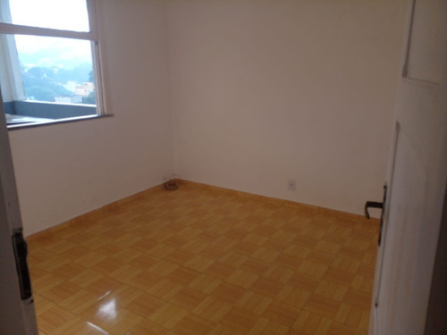 Casa 2 Qts Próximo A Praça Pasteur