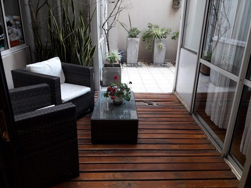 Depto. De 5 Ambientes Al Frente Con Dependencia, Patio, Dos Cocheras Y Baulera