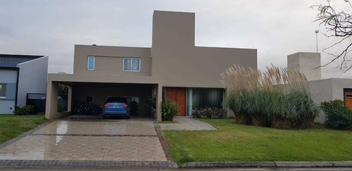 Siete Soles Espectacular Casa 320m2 Cub.