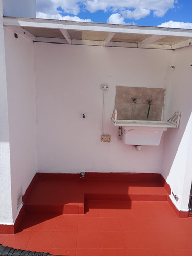 Ph 2 Ambientes En Barrio Naon, Excelente Ubicación A 1 Cuadra De Juan Bautista Alberdi