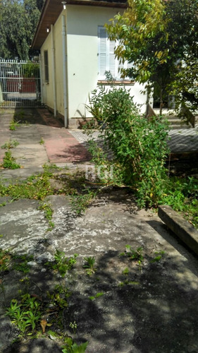 Casa Em Rio Branco Com 3 Dormitórios - Pj4702