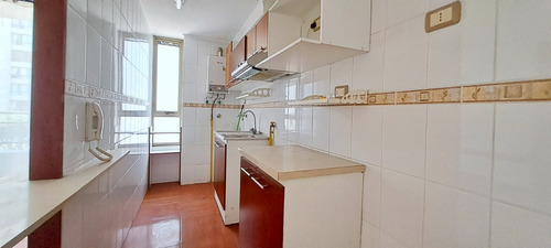 Dpto. En Venta De 3 Dormitorios, 1 Baño, Independencia.