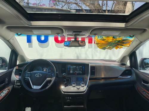 Toyota Sienna 3.5 Limited At