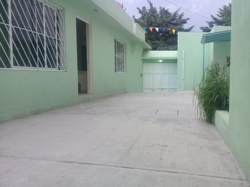 Imagen 2 de 6 de Casa De 3 Recamaras,2 Baños,3 Estacionamientos