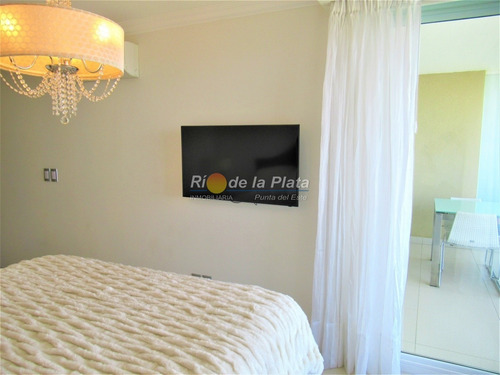 Primera Linea En Playa Mansa.- Ref: 13009