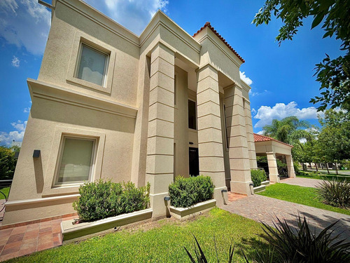 Venta De Casa 5 Ambientes Terravista