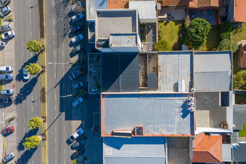 Venta - Local Comercial - Apto Desarrollo - Sobre Av. Constitucion