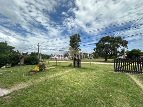 Oportunidad De Venta En Atlántida, 3 Dorm, 2 Baños, Amplio Terreno. Inm Atlántida