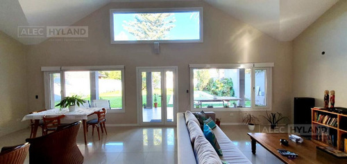 Imagen 8 de 30 de Casa 6 Ambientes En Venta - Mart.-b.aleman