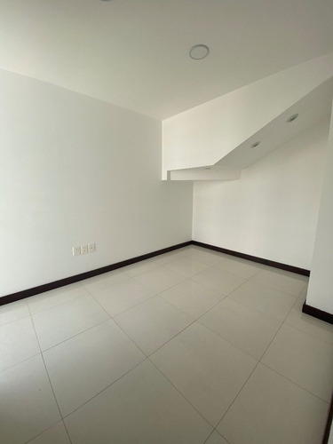Casa En Venta, Residencial Platinum, Cerca De Plaza Explanada, Pachuca Hgo