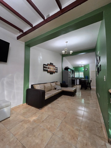 Global Vende Casa En Residencias Villa Del Campo Sabana Del Medio, San Diego Carabobo.