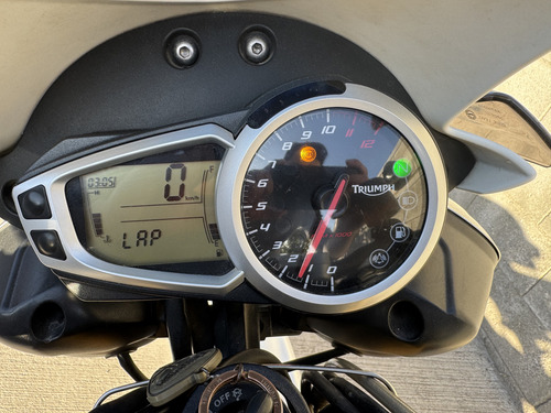 Triumph Speedtriple R 1050cc