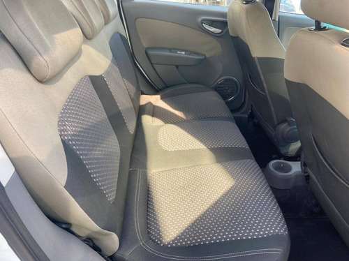 Imagem 8 de 9 de Fiat Grand Siena 1.6 Mpi Essence 16v Flex 4p Manual