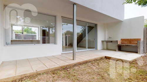 Imagen 22 de 26 de Venta Casa Gonnet 3 Dormitorios A Estrenar