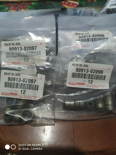 Imagen 1 de 3 de Gomas De Válvula De Toyota Burbujas Y Autana Motor 4.5