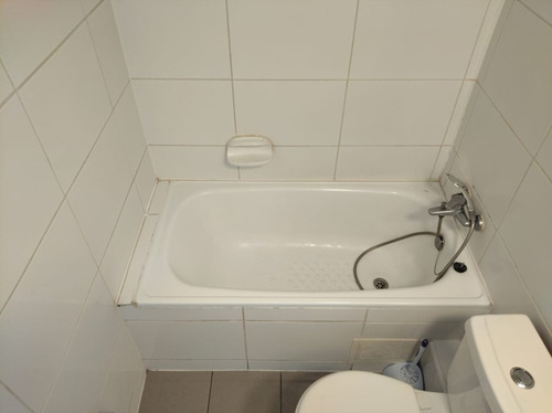 En Arriendo Comodo Dpto. 2 Dormitorios Y Un Baño