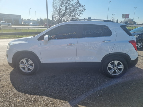 Imagen 7 de 15 de Chevrolet Tracker 2016 1.8 Ltz Fwd Mt 140cv