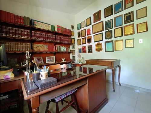 Casa En Venta En La Urb. Las Chimeneas Pe-8370419