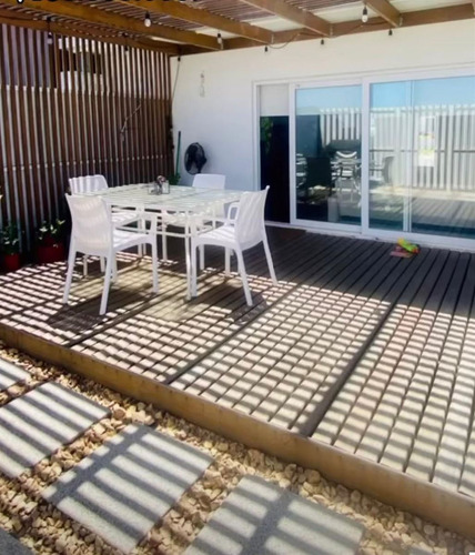 Casa En Venta De 3 Dorm. En Villa Alemana