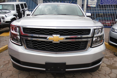 Imagen 2 de 14 de Chevrolet Suburban 2016