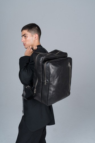Mochila Porta Notebook Cuero Vacuno Artesanal Cierre Color Negro