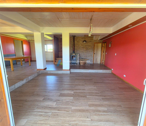 Casa En Venta De 4 Dorm. Con Vista Al Volcan En Frutillar
