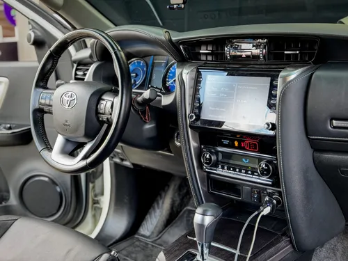 Toyota Fortuner Srv 2.4 At 2022 Especial