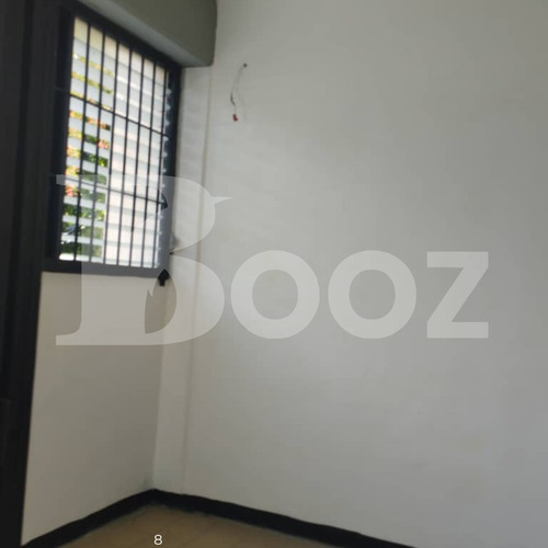 Alquiler De Piso Industrial, Guarenas, 52mt2