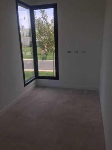 Imagen 8 de 17 de Casa En Venta En Tipas, Nordelta, G.b.a. Zona Norte