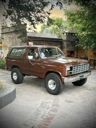 Ford Bronco V8