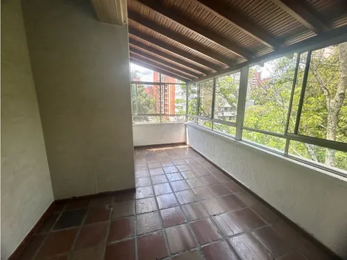 Sé Vende Apartamento Duplex En Laureles Excelente Para Reformar
