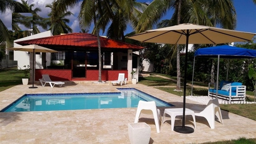 For Sale Casa De 4 Habitaciones Con Piscina En Boca Chica Con Solar De 1127 Metros 