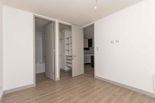 Edificio Av. Almte. Blanco Encalada (1 Est. 1 Bod.) Vista O
