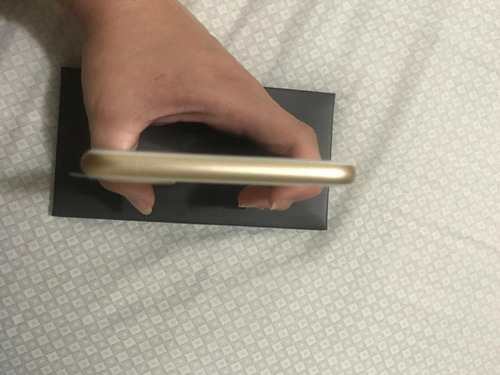 iPhone 7 Plus 32 G Dourado