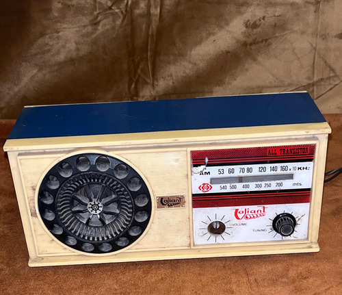 Antigua Radio A Transistores Valiant. Funcionando Perfecto (Usado)