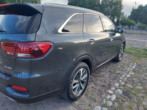 Kia Sorento 2.4L EX A/T -7P