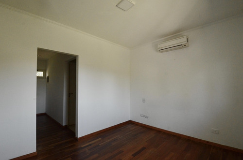 Casa De 4 Habitacaiones En El Lauquen. Acepta Permuta En Capital O Financiacion.