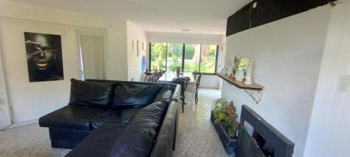 Casa En Venta - 3 Dormitorios 2 Baños - Cochera - 499mts2 - Libertad