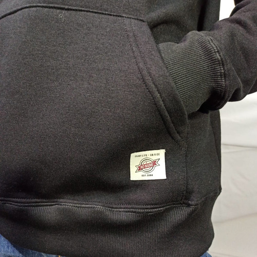 Imagen 5 de 7 de Buzo Canguro Capucha Negro De Frisa Hoddie No Name