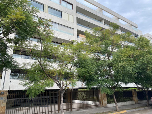 Departamento 1 D / 1 B A Pasos De Alto Las Condes