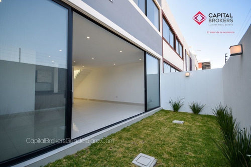 Casa En Venta En Coto Frente Al Parque Metropolitano