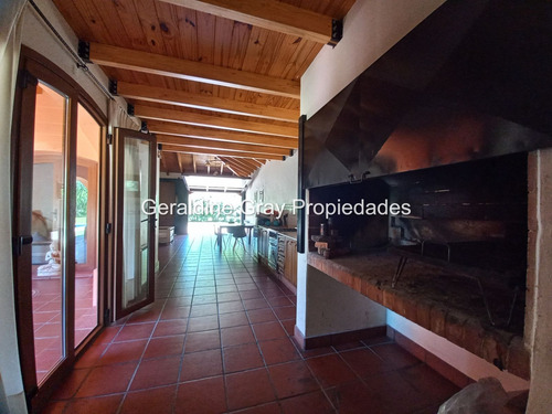 Venta Casa 3 Dormitorios Cipolletti Con Cochera