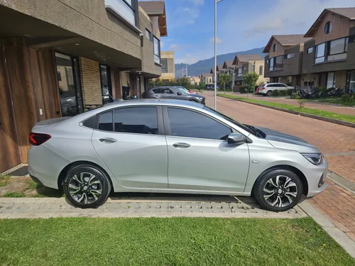 Chevrolet Onix 1.0T Premier Sedan At