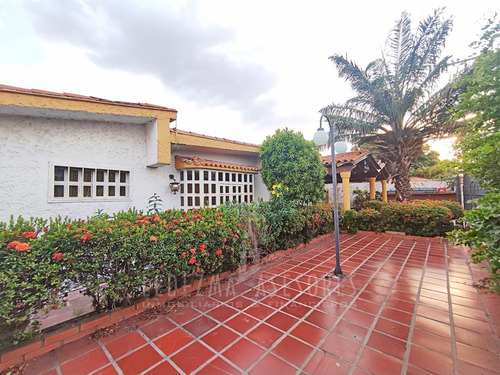 Imagen 2 de 14 de Ledezma Asesores Vende Casa-quinta, Cerca De La Av. Andrés Eloy Blanco, Ciudad Bolívar-venezuela